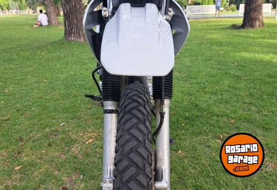 Motos - Honda Tornado 250 2021 Nafta 2950Km - En Venta