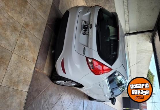 Autos - Ford Fiesta 2014 Nafta 140000Km - En Venta