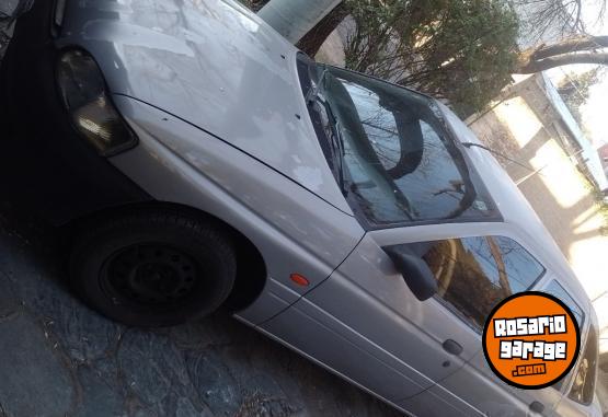 Autos - Ford Escort 2000 Nafta 195000Km - En Venta