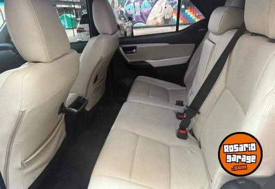 Camionetas - Toyota SW4 DIAMOND 2022 Diesel 130000Km - En Venta