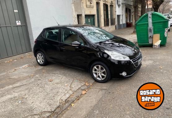 Autos - Peugeot 208 allure nav 2015 Nafta 110000Km - En Venta
