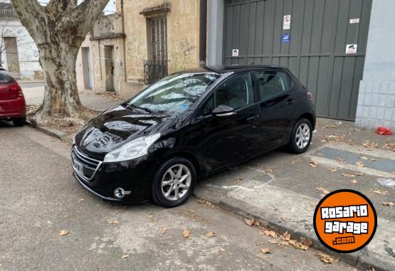Autos - Peugeot 208 allure nav 2015 Nafta 110000Km - En Venta
