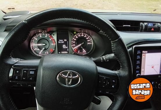 Camionetas - Toyota Hilux SRX 2021 Diesel 148000Km - En Venta