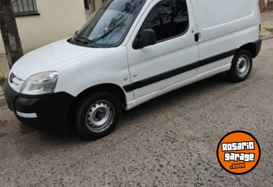 Utilitarios - Peugeot Partner 1.6 HDI 2011 Diesel 220000Km - En Venta