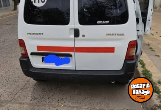 Utilitarios - Peugeot Partner 1.6 HDI 2011 Diesel 220000Km - En Venta