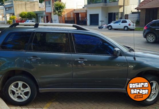 Camionetas - Mitsubishi Outlander 2006 Nafta 180000Km - En Venta
