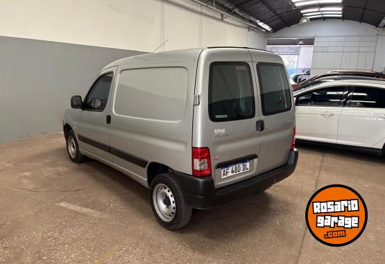 Utilitarios - Peugeot Partner Confort 1.6 2023 Diesel 70000Km - En Venta