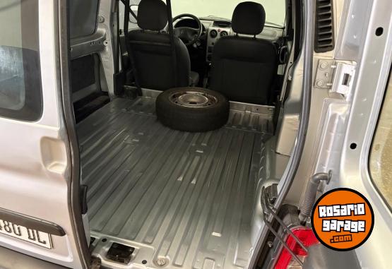 Utilitarios - Peugeot Partner Confort 1.6 2023 Diesel 70000Km - En Venta
