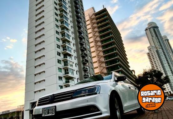 Autos - Volkswagen Vento luxury 2015 Nafta 130000Km - En Venta