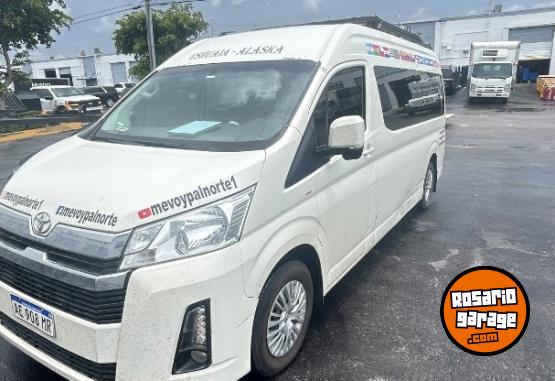 Utilitarios - Toyota Hiace conmuter 2021 Diesel 130000Km - En Venta