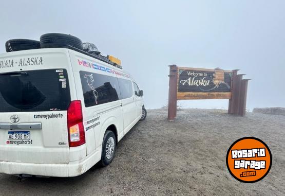 Utilitarios - Toyota Hiace conmuter 2021 Diesel 130000Km - En Venta