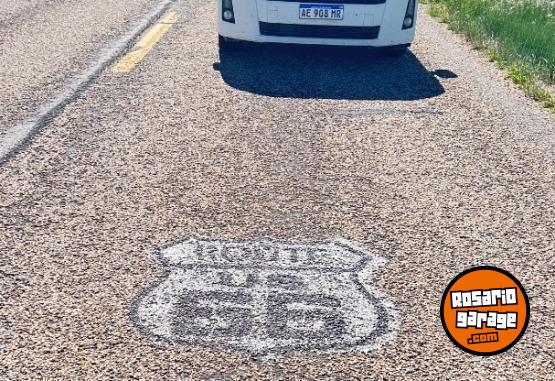 Utilitarios - Toyota Hiace conmuter 2021 Diesel 130000Km - En Venta