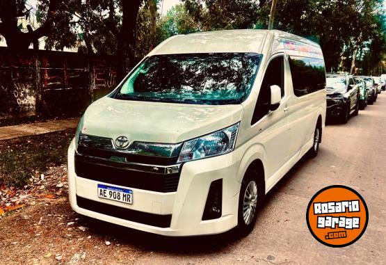 Utilitarios - Toyota Hiace conmuter 2021 Diesel 130000Km - En Venta