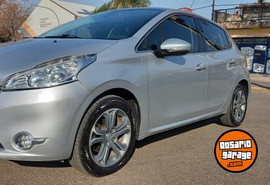 Autos - Peugeot 208 FELINE 2014 Nafta 114000Km - En Venta