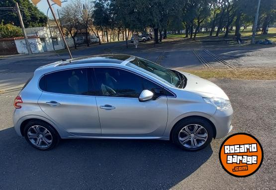 Autos - Peugeot 208 FELINE 2014 Nafta 114000Km - En Venta