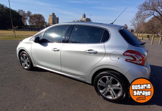 Autos - Peugeot 208 FELINE 2014 Nafta 114000Km - En Venta