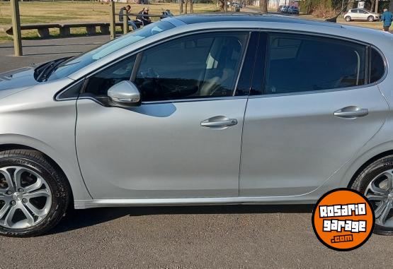 Autos - Peugeot 208 FELINE 2014 Nafta 114000Km - En Venta