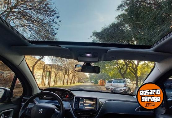 Autos - Peugeot 208 FELINE 2014 Nafta 114000Km - En Venta