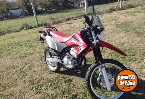 Motos - Honda Tornado XR 250 2023 Nafta 2100Km - En Venta