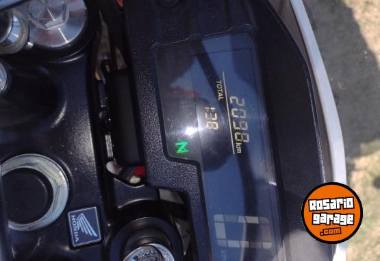 Motos - Honda Tornado XR 250 2023 Nafta 2100Km - En Venta