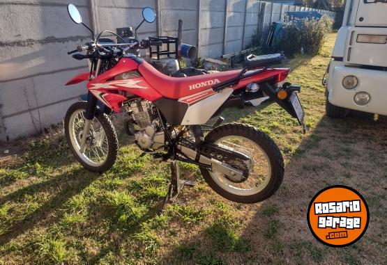 Motos - Honda Tornado XR 250 2023 Nafta 2100Km - En Venta