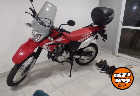 Motos - Honda Tornado XR 250 2023 Nafta 2100Km - En Venta