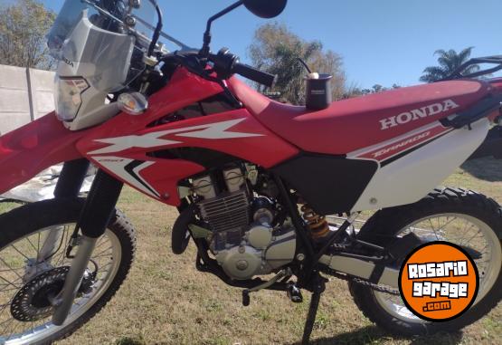 Motos - Honda Tornado XR 250 2023 Nafta 4300Km - En Venta