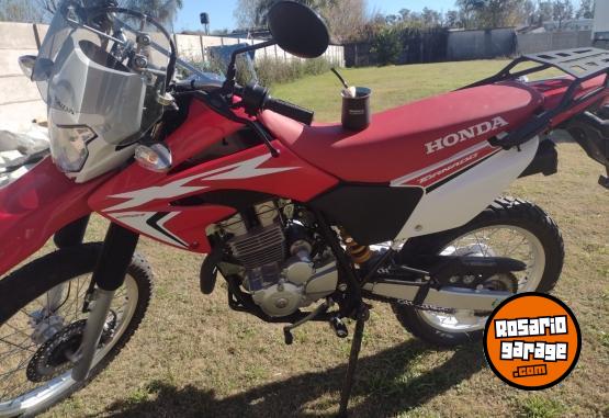 Motos - Honda Tornado XR 250 2023 Nafta 4300Km - En Venta