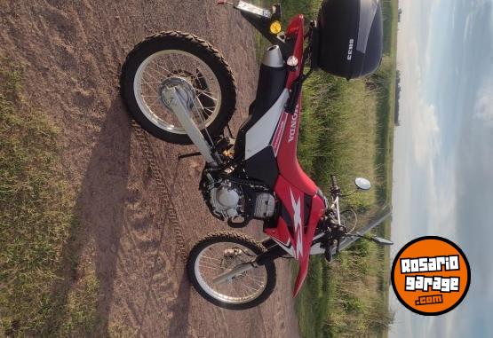 Motos - Honda Tornado XR 250 2023 Nafta 4300Km - En Venta