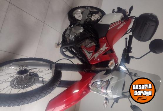 Motos - Honda Tornado XR 250 2023 Nafta 4300Km - En Venta