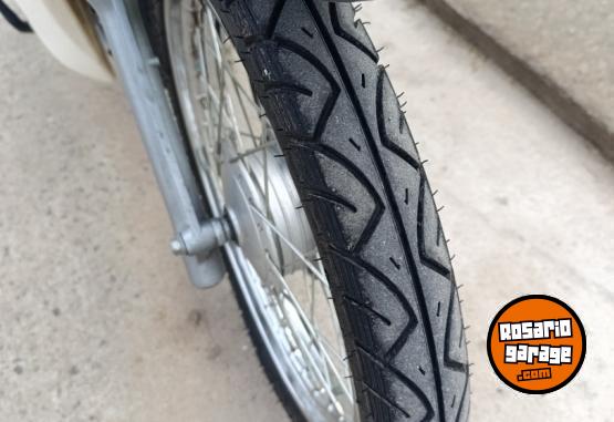 Motos - Zanella Due 110 cc 2023 Nafta 9800Km - En Venta