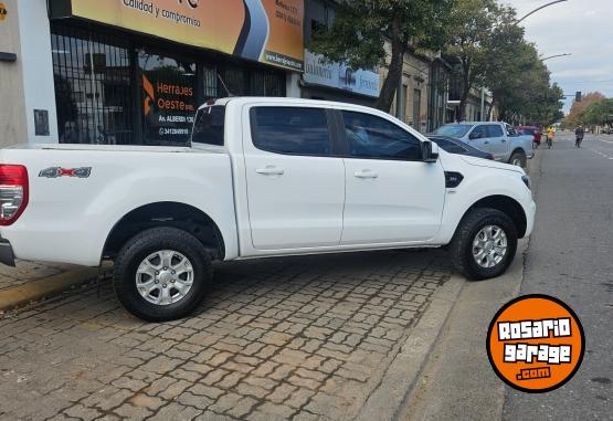Camionetas - Ford Ranger 4x4 2021 Diesel 150000Km - En Venta