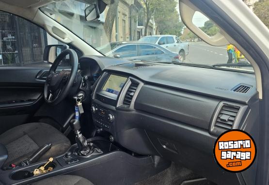 Camionetas - Ford Ranger 4x4 2021 Diesel 150000Km - En Venta