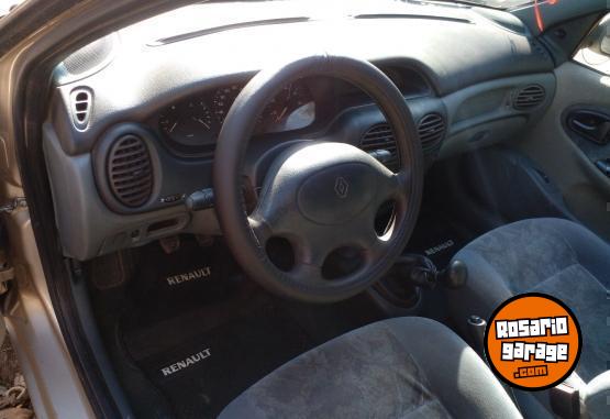 Autos - Renault megane 2.0 rxe 1999 Nafta 260000Km - En Venta