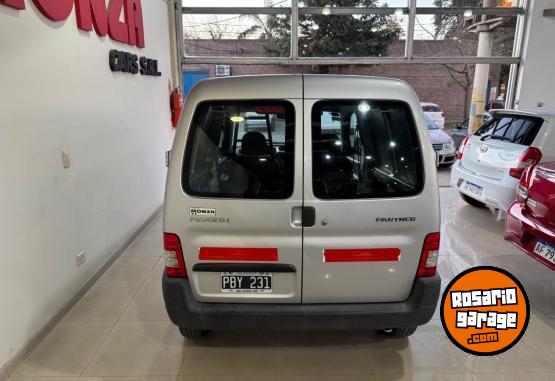 Utilitarios - Peugeot Partner 2015 GNC 156300Km - En Venta