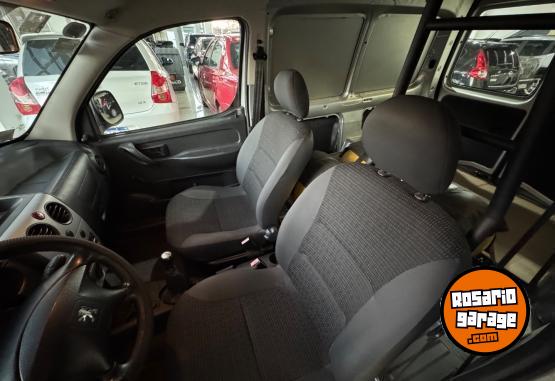 Utilitarios - Peugeot Partner 2015 GNC 156300Km - En Venta