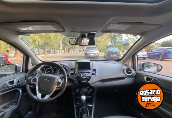 Autos - Ford Fiesta Kinetic Titanium 2013 Nafta 210000Km - En Venta