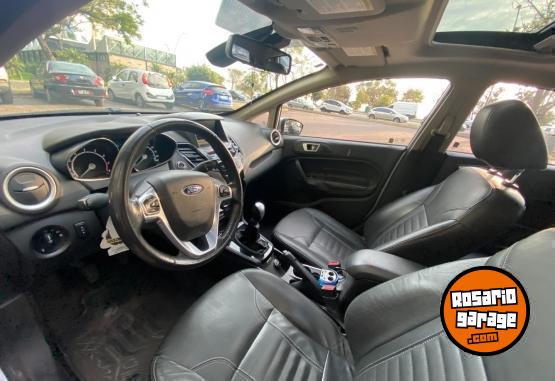 Autos - Ford Fiesta Kinetic Titanium 2013 Nafta 210000Km - En Venta