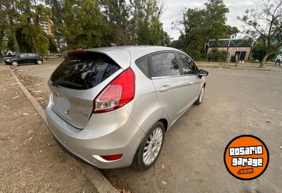 Autos - Ford Fiesta Kinetic Titanium 2013 Nafta 210000Km - En Venta