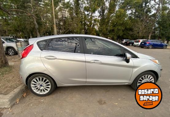 Autos - Ford Fiesta Kinetic Titanium 2013 Nafta 210000Km - En Venta