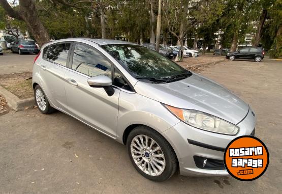 Autos - Ford Fiesta Kinetic Titanium 2013 Nafta 210000Km - En Venta