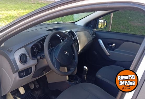 Autos - Renault Nuevo Logan 2014 GNC 127000Km - En Venta