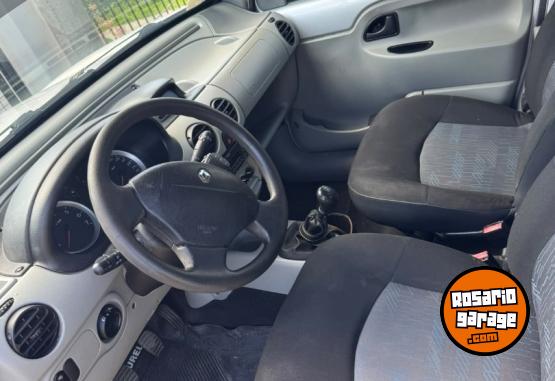 Utilitarios - Renault Kangoo 2011 Nafta 145000Km - En Venta