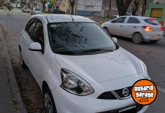 Autos - Nissan March 2015 Nafta 123000Km - En Venta