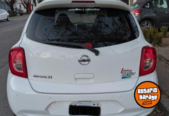 Autos - Nissan March 2015 Nafta 123000Km - En Venta