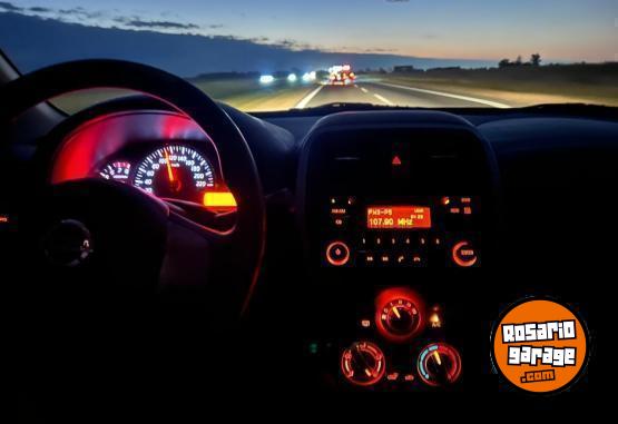 Autos - Nissan March 2015 Nafta 123000Km - En Venta