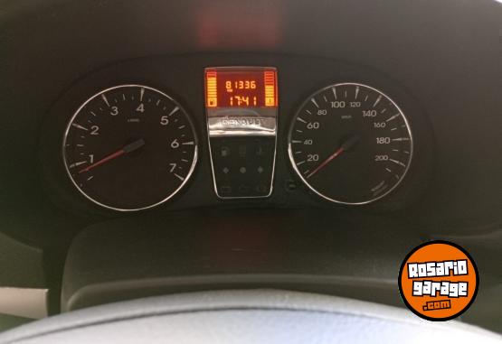 Autos - Renault SIMBOL 2011 Nafta 80000Km - En Venta