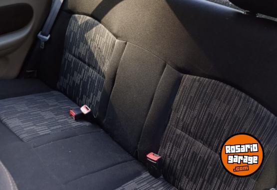 Autos - Renault SIMBOL 2011 Nafta 80000Km - En Venta