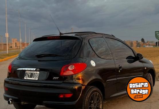 Autos - Peugeot 207 Compact 3 puertas 2011 Nafta 144000Km - En Venta