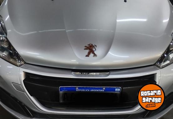 Autos - Peugeot 208 2016 Nafta 56000Km - En Venta
